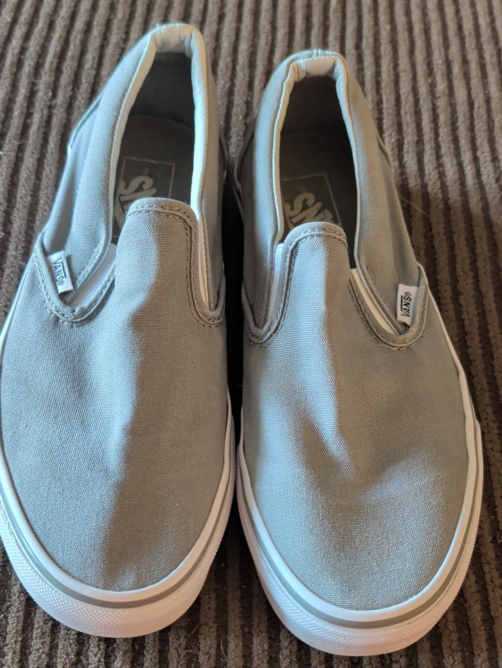 Vans Women's Size 8 Slip-On Canvas Shoes in Light Gray